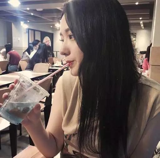 咽泪装欢心事深埋的头像