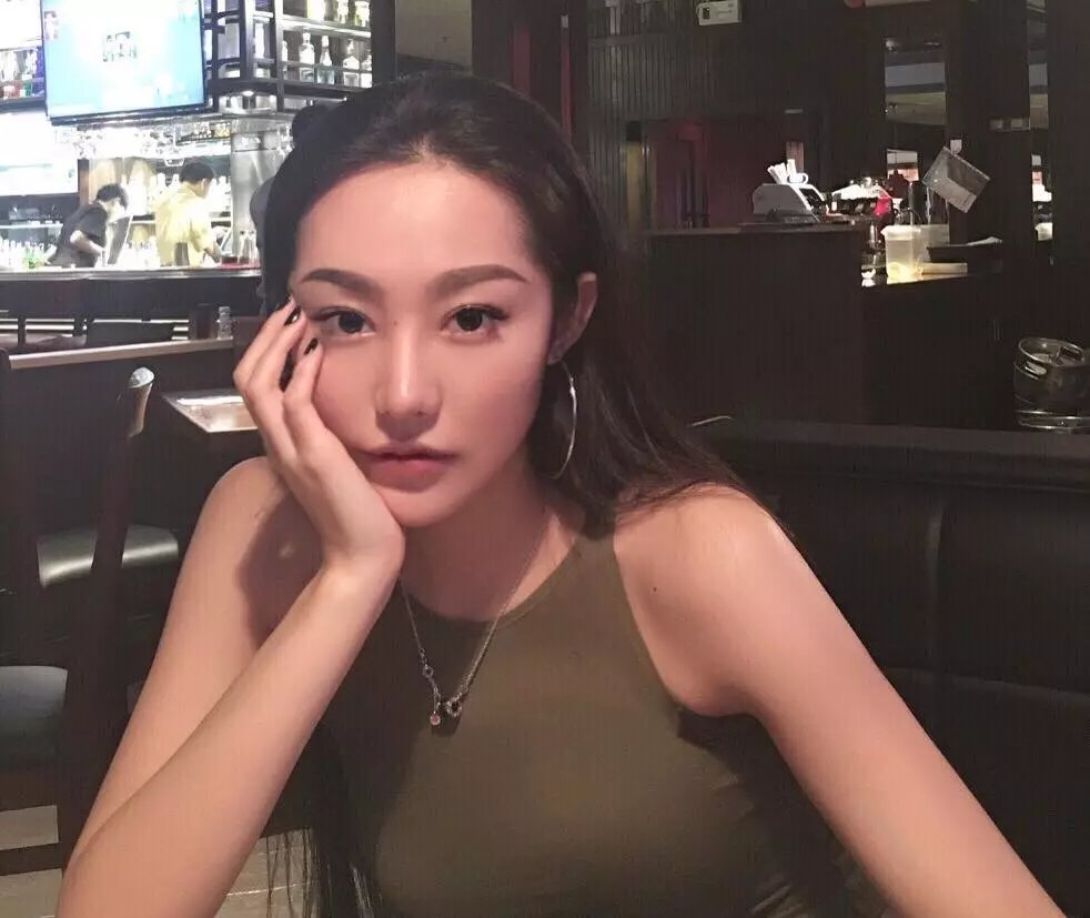 落花的那一瞬间的头像