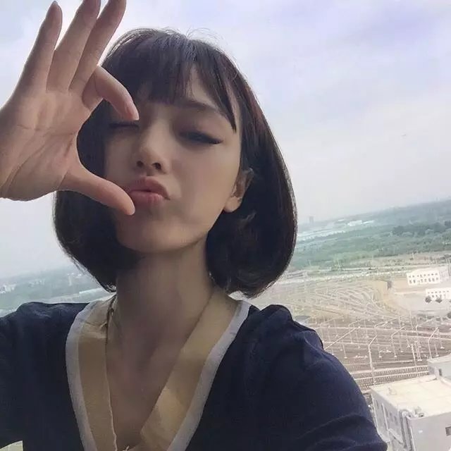 黑白的头像