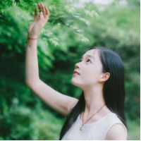 独自举杯的头像
