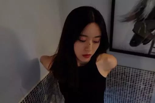 憑什麽讓我難過的頭像